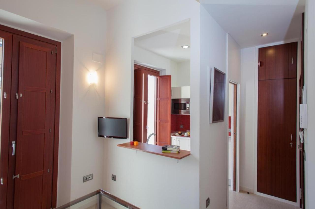 Apartamento Puerta Del Arenal - Kainga Homes Севилья Экстерьер фото