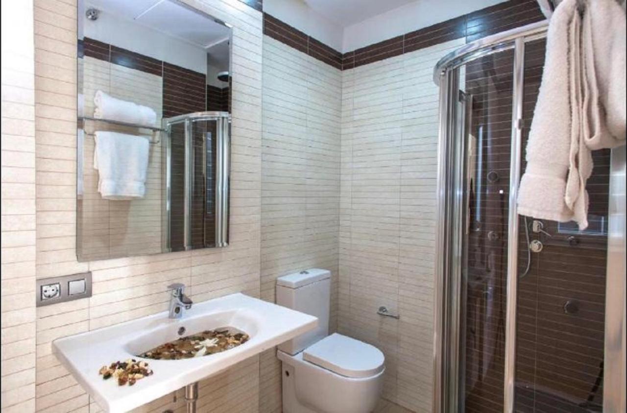 Apartamento Puerta Del Arenal - Kainga Homes Севилья Экстерьер фото